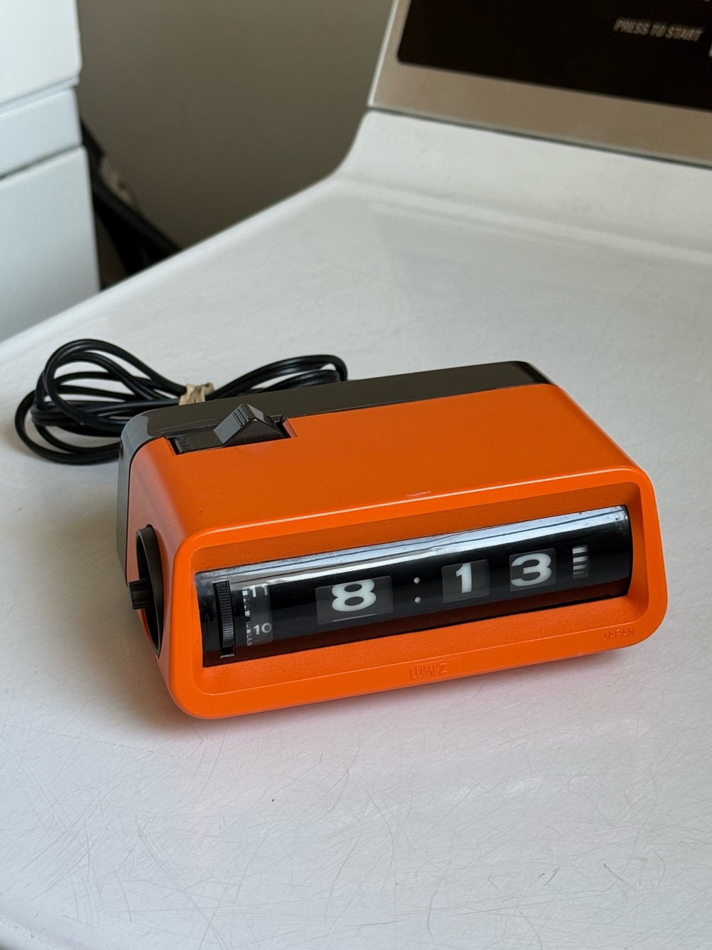 Orange Vintage c1970s Rare Tamura Electric Lumi-Z ST-20 Plugin Flip Alarm Clock